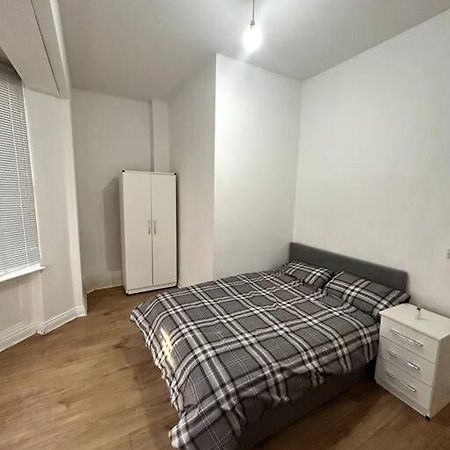 Leicester Spacious Flat With Free Parking Экстерьер фото